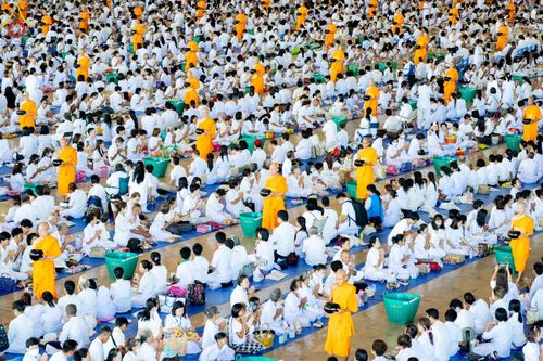 ภาพ No.151041:พิธีตักบาตร ในวันอาทิตย์ต้นเดือน วันที่ 1 กันยายน พ.ศ. 2567 ณ สภาธรรมกายสากล วัดพระธรรมกาย