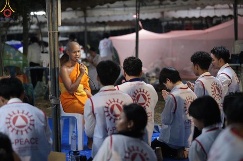 ภาพ No.110035:V.8 พลังทีม การเตรียมงาน เก็บงาน การรับบุญของเจ้าหน้าที่หน่วยงานต่างๆ เพื่อโครงการธรรมยาตรา กตัญญูบูชามหาปูชนียาจารย์ พระมงคลเทพมุนี (สด จนฺทสโร) พระผู้ปราบมาร อนุสรณ์สถาน 7 แห่ง ปีที่ 12 ระหว่างวันที่ 2 - 31 มกราคม พ.ศ.2567