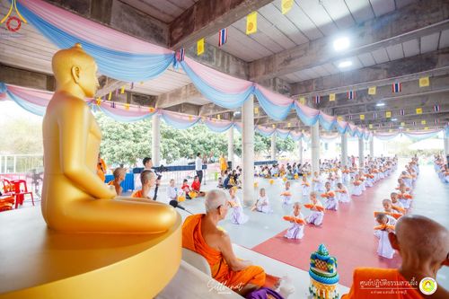 ภาพ No.215995:วันพฤหัสบดีที่ 3 เมษายน พ.ศ. 2568 พิธีบรรพชาสามเณร ภาคฤดูร้อน รุ่นที่ 15  บูชาธรรมหลวงพ่อธัมมชโย 81 ปี 81 รูป ณ ศูนย์ปฏิบัติธรรมสวนผึ้ง จ.ราชบุรี