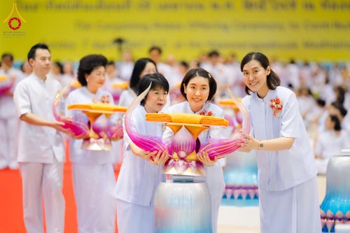 ภาพ No.134346:พิธีทอดผ้าป่าสมทบ มหาสังฆทาน 10,000 วัด ทั่วไทย วันอาทิตย์ต้นเดือนที่ 7 เมษายน พ.ศ.2567 ณ ห้องแก้วสารพัดนึก 1 สภาธรรมกายสากล  วัดพระธรรมกาย จ.ปทุมธานี