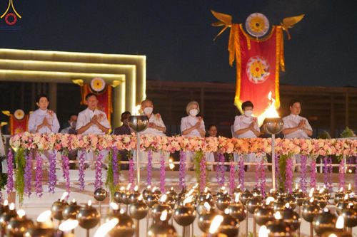 ภาพ No.125057:พิธีเวียนประทักษิณและจุดมาฆประทีป (ชุดที่ 2) ในวันมาฆบูชา เสาร์ที่ 24 กุมภาพันธ์ พ.ศ. 2567 ณ พระมหาธรรมกายเจดีย์ วัดพระธรรมกาย
