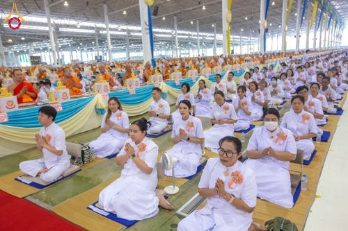 ภาพ No.59988:พิธีเจริญพระพุทธมนต์ "ฉลองอายุวัฒนมงคล 80 ปี หลวงพ่อธัมมชโย" พิธีถวายไทยธรรม คณะสงฆ์ 10,000 กว่าวัดทั่วประเทศ ในวันคุ้มครองโลก วันจันทร์ที่ 22 เมษายน พ.ศ. 2567 ณ สภาธรรมกายสากล วัดพระธรรมกาย จ.ปทุมธานี