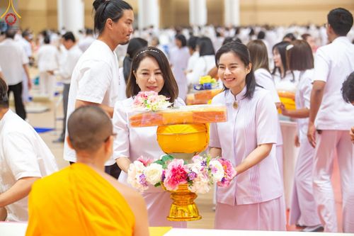 ภาพ No.212762:วันอาทิตย์ที่ 23 มีนาคม พ.ศ. 2568 พิธีร่วมบุญโครงการบรรพชาสามเณร 5,000 รูป ณ ห้องแก้วสารพัดนึก 2 วัดพระธรรมกาย