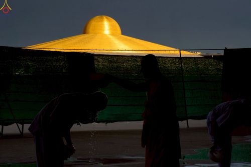 ภาพ No.242997:วันที่ 31 สิงหาคม พ.ศ. 2568 พิธีตัดปอยผมและปลงผม โครงการอุปสมบทหมู่บูชาธรรม ครบรอบ 108 ปี วันครูผู้ค้นพบวิชชาธรรมกาย ณ วัดพระธรรมกาย