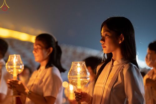 ภาพ No.77236:พิธีจุดมาฆประทีป ในวันมาฆบูชา อาทิตย์ต้นเดือนที่ 6 มีนาคม พ.ศ. 2566 ณ วัดพระธรรมกาย อ.คลองหลวง จ.ปทุมธานี