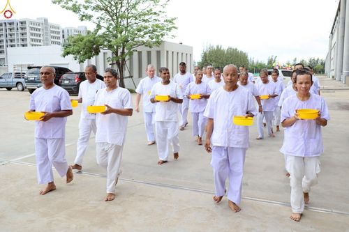 ภาพ No.230820:วันที่ 28 มิถุนายน พ.ศ. 2568 พิธีตัดปอยผมและปลงผม โครงการบวชพระนานาชาติ AEC & WAB รุ่นที่ 9 ณ วิหารคด 2 วัดพระธรรมกาย