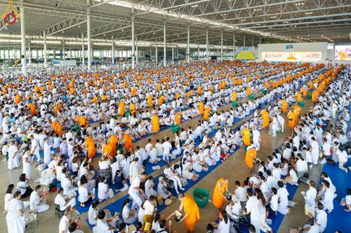 ภาพ No.139107:พิธีตักบาตร , พิธีบูชาข้าวพระ ณ ห้องแก้วสารพัด 1 สภาธรรมกายสากล วัดพระธรรมกาย วันอาทิตย์ต้นเดือนที่ 2 มิถุนายน พ.ศ. 2567