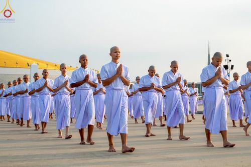 ภาพ No.214993:วันเสาร์ที่ 5 เมษายน พ.ศ. 2568 พิธีเวียนประทักษิณรอบพระมหาธรรมกายเจดีย์  พิธีวันทาเจดีย์ พิธีขอขมาและมอบผ้าไตร ในโครงการบรรพชาสามเณรฟื้นฟูพระพุทธศาสนาทั่วไทย , โครงการหน่อแก้วเปรียญธรรม รุ่นที่ 13 ,  โครงการสามเณรยุวธรรมทายาท รุ่นที่ 33 , โครงการสามเณรมั