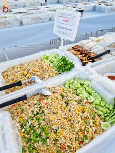 ภาพ No.108131:พิธีถวายภัตตาหารเป็นสังฆทาน แด่คณะพระธรรมยาตราฯ ในโครงการธรรมยาตรากตัญญูบูชา มหาปูชนียาจารย์ พระมงคลเทพมุนี(สด จนฺทสโร) พระผู้ปราบมาร อนุสรณ์สถาน 7 แห่ง ปีที่ 12 วันที่ 8 มกราคม พ.ศ. 2567 ณ อนุสรณ์สถานมหาวิหารพระมงคลเทพมุนี (โลตัสแลนด์) อ.สองพี่น้อง จ.สุ