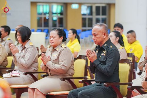 ภาพ No.208995:พระบาทสมเด็จพระเจ้าอยู่หัว ทรงมีพระราชศรัทธาทรงพระกรุณาโปรดเกล้าฯ ให้บำเพ็ญพระราชกุศลถวายภัตตาหารพระราชทาน การสอบบาลีสนามหลวง ณ วัดพระธรรมกาย ย อ.คลองหลวง จ.ปทุมธานี วันที่ 23-24 กุมภาพันธ์ พ.ศ. 2568