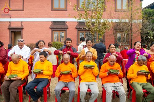 ภาพ No.209812:วันที่ 28 กุมภาพันธ์ พ.ศ.2568 พิธีเปิดโครงการบวชสามเณร พิธีถวายไทยธรรม พิธีขอขมามอบผ้าไตร  ณ เมืองปาตัน ประเทศเนปาล