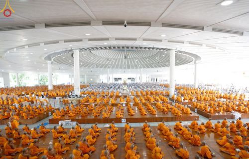 ภาพ No.162174:พิธีถวายภัตตาหารเมนูสวรรค์ เนื่องในวันออกพรรษา (ขึ้น 15 ค่ำ เดือน 11) วันพฤหัสบดีที่ 17 ตุลาคม พ.ศ. 2567 ณ หอฉันคุณยายอาจารย์ฯ วัดพระธรรมกาย