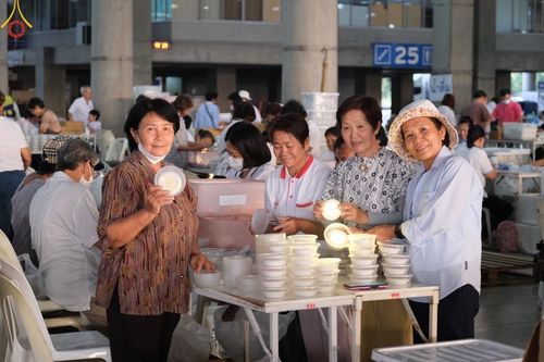 ภาพ No.120889:V.20 เป็นปลื้ม การเตรียมงาน เก็บงาน การรับบุญของเจ้าหน้าที่หน่วยงานต่างๆ เพื่อโครงการธรรมยาตรา กตัญญูบูชา มหาปูชนียาจารย์ พระมงคลเทพมุนี (สด จนฺทสโร) พระผู้ปราบมาร อนุสรณ์สถาน 7 แห่ง ปีที่ 12 ระหว่างวันที่ 2 - 31 มกราคม พ.ศ.2567