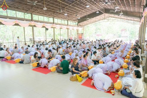 ภาพ No.135092: พิธีบรรพชาสามเณร  พิธีตักบาตรฉลองสามเณรใหม่ วันที่ 1 เมษายน พ.ศ.2567 ในโครงการบรรพชาสามเณรฟื้นฟูพระพุทธศาสนาทั่วไทย ณ ศูนย์ปฏิบัติธรรมแก้วเมืองเลย