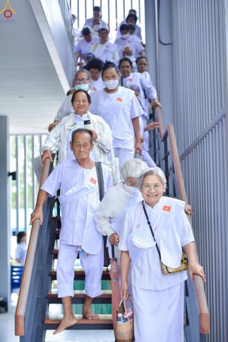 ภาพ No.250102:วันที่ 26-28 กันยายน พ.ศ. 2568 โครงการอบรมอุบาสกแก้ว อุบาสิกาแก้ว รุ่นที่ 3 ตัวแทนทอดกฐินสามัคคีทั่วไทย 30,000 วัด ณ ศูนย์ปฏิบัติธรรมจันทบุรี จ.จันทบุรี