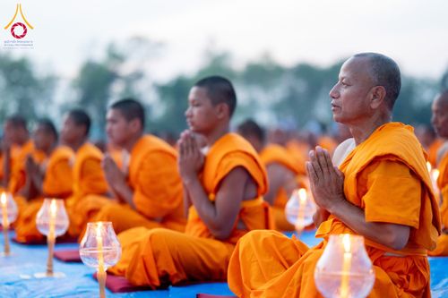 ภาพ No.132386:พิธีจุดโคมประทีปถวายเป็นพุทธบูชา ในโครงการบรรพชา 1,250 รูป ณ แดนประสูติ สวนลุมพินี ประเทศเนปาล วันที่ 17 มีนาคม พ.ศ. 2567