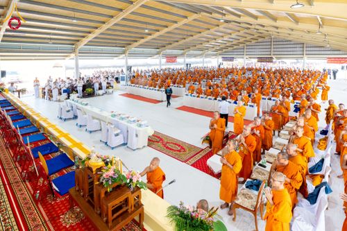 ภาพ No.230197:วันเสาร์ที่ 28 มิถุนายน พ.ศ. 2568 พิธีถวายสังฆทาน 323 วัด 4 จังหวัดชายแดนใต้ ปีที่ 21 ครั้งที่ 178 พิธีมอบกองทุนหนุนแรงใจช่วยครูใต้ ปีที่ 18 ครั้งที่ 142 ณ ศูนย์อบรมเยาวชนจังหวัดปัตตานี
