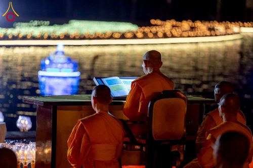 ภาพ No.266340:วันพุธที่ 5 พฤศจิกายน พ.ศ. 2568 (วันพระ ขึ้น 15 ค่ำ เดือน 12) พิธีลอยกระทงธรรม  ณ สระมหาเศรษฐีทะเลบุญ มหาวิหารพระมงคลเทพมุนี วัดพระธรรมกาย จ.ปทุมธานี