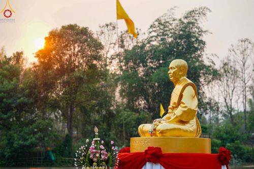 ภาพ No.63317:Photo Story  มหัศจรรย์วัดดงดินแดง Episode 1  พิธีปลงผมนาคธรรมทายาท  ในโครงการบรรพชาอุปสมบทหมู่ ฟื้นฟูพระพุทธศาสนาทั่วไทย วัดดงดินแดง ณ ลำน้ำแม่ตื่น อ.อมก๋อย จ.เชียงใหม่ วันที่ 2 เมษายน พ.ศ. 2567