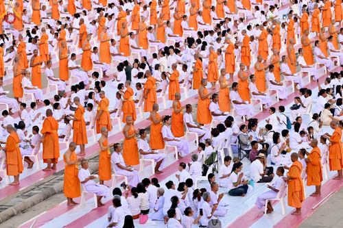 ภาพ No.180038:พิธีปลงผมนาคธรรมทายาท ในโครงการอุปสมบทหมู่ บูชาธรรมมหาปูชนียาจารย์ (ศูนย์อบรมวัดพระธรรมกาย) วันที่ 1 ธันวาคม พ.ศ. 2567 ณ ลานธรรมหารัตนวิหารคด วัดพระธรรมกาย จ.ปทุมธานี