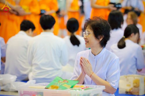 ภาพ No.223383:วันวิสาขบูชา วันอาทิตย์ที่ 11 พฤษภาคม พ.ศ. 2568 พิธีตักบาตร และปฎิบัติธรรม ณ สภาธรรมกายสากล วัดพระธรรมกาย