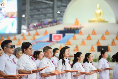 ภาพ No.240736:วันพุธที่ 27 สิงหาคม พ.ศ. 2568 พิธีทอดผ้าป่าเพื่อสร้างอาคาร  82 ปี หลวงพ่อธัมมชโย สมทบกฐินวัดพระธรรมกาย และกฐิน 30,000 วัดทั่วประเทศ ครั้งที่ 1