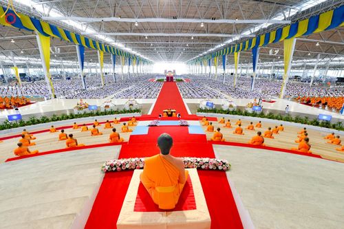 ภาพ No.159201:พิธีบูชาข้าวพระ ในวันอาทิตย์ต้นเดือน วันที่ 6 ตุลาคม พ.ศ. 2567 ณ สภาธรรมกายสากล วัดพระธรรมกาย