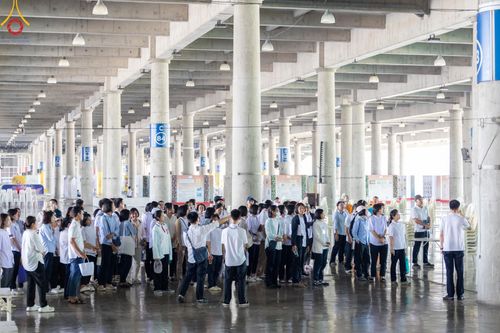 ภาพ No.60564:V.38 ทุ่มพลังเพื่อพ่อครบ 80 ปี ภาพการเตรียมงานของหน่วยงานต่างๆ เพื่อพิธีฉลองอายุวัฒนมงคล 80 ปี หลวงพ่อธัมมชโย และรับถวายมหาสังฆทาน 10,000 กว่าวัดทั่วประเทศ ในวันคุ้มครองโลก วันจันทร์ที่ 22 เมษายน พ.ศ. 2567