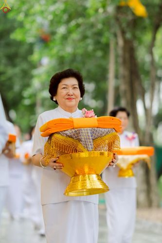 ภาพ No.227404:วันเสาร์ที่ 31 พฤษภาคม พ.ศ. 2568 พิธีเวียนประทักษิณรอบพระอุโบสถ ในพิธีอุปสมบท สามเณรเตรียม DCI รุ่นที่ 22 ณ อุโบสถพระไตรปิฎก วัดพระธรรมกาย