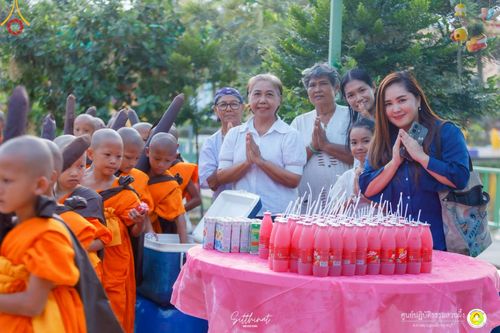 ภาพ No.222190:วันที่ 26-27 เมษายน พ.ศ. 2568 ศูนย์ปฏิบัติธรรมสวนผึ้ง ร่วมกับ ธุดงค์คสถานประจวบคีรีขันธ์ และวัดอ่าวน้อย  จัดกิจกรรมเดินธรรมยาตรา ตักบาตรข้าวสารอาหารแห้ง และจุดประทีปถวายเป็นพุทธบูชา ณ วัดอ่าวน้อย จ.ประจวบคีรีขันธ์