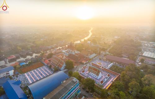 ภาพ No.197681:พิธีตักบาตรพระธรรมยาตรา ณ อนุสรณ์สถานลำดับที่ 4 สถานที่เกิดด้วยกายธรรม วัดโบสถ์(บน) ต.บางคูเวียง จ.นนทบุรี ในโครงการธรรมยาตรา กตัญญูบูชา มหาปูชนียาจารย์ พระมงคลเทพมุนี(สด จนฺทสโร) พระผู้ปราบมาร อนุสรณ์สถาน 7 แห่ง ปีที่ 13 วันที่ 19 มกราคม พ.ศ. 2568