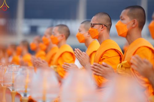 ภาพ No.122016:พิธีจุดประทีปถวายเป็นพุทธบูชา และบูชาธรรมมหาปูชนียาจารย์ พระมงคลเทพมุนี(สด จนฺทสโร) ในโครงการธรรมยาตรา กตัญญูบูชา มหาปูชนียาจารย์ พระมงคลเทพมุนี(สด จนฺทสโร) พระผู้ปราบมาร อนุสรณ์สถาน 7 แห่ง ปีที่ 12 วันที่ 31 มกราคม พ.ศ. 2567 ณ วัดพระธรรมกาย จ.ปทุมธานี