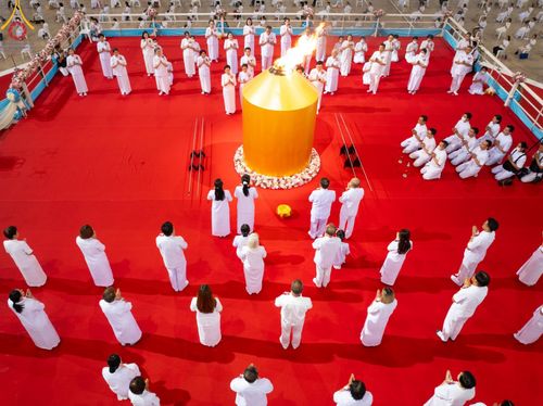 ภาพ No.149186:พิธีจุดเทียนใจ ไฟนิรันดร์ อนันตชัย วันอาทิตย์ที่ 18 สิงหาคม พ.ศ. 2567 วัดพระธรรมกาย จ. ปทุมธานี