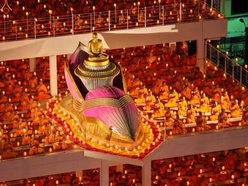 ภาพ No.302935:วันที่ 24 มกราคม พ.ศ. 2569 พิธีจุดประทีปธรรมถวายเป็นพุทธบูชา  และบูชาธรรมมหาปูชนียาจารย์  ณ อาคารธรรมยาตรา กตัญญูบูชามหาปูชนียาจารย์  ตรงข้ามวัดปากน้ำภาษีเจริญ จ.กรุงเทพมหานคร ในโครงการธรรมยาตรา กตัญญูบูชา มหาปูชนียาจารย์ พระมงคลเทพมุนี(สด จนฺทสโร) พระผู