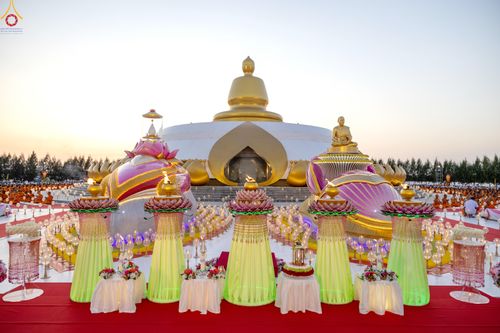 ภาพ No.302213:วันที่ 23 มกราคม พ.ศ. 2569 พิธีจุดประทีปธรรมถวายเป็นพุทธบูชา (ภาพชุดที่ 2) และบูชาธรรมมหาปูชนียาจารย์  ณ อนุสรณ์สถานลำดับที่ 5 สถานที่เผยแผ่วิชชาธรรมกายครั้งแรก อนุสรณ์สถานบางปลา วัดบางปลา อำเภอบางเลน จังหวัดนครปฐม ในโครงการธรรมยาตรา กตัญญูบูชา มหาปูชนีย