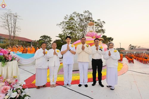 ภาพ No.294341:วันที่ 14 มกราคม พ.ศ. 2569 พิธีตักบาตรพระธรรมยาตรา ณ วัดสองพี่น้อง ต.ต้นตาล อ.สองพี่น้อง จ.สุพรรณบุรี ในโครงการธรรมยาตรา กตัญญูบูชา มหาปูชนียาจารย์ พระมงคลเทพมุนี(สด จนฺทสโร) พระผู้ปราบมาร อนุสรณ์สถาน 7 แห่ง ปีที่ 14