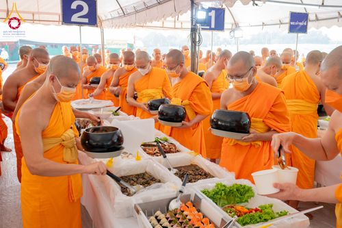 ภาพ No.297983:วันที่ 19 มกราคม พ.ศ. 2569 พิธีถวายภัตตาหารเป็นสังฆทาน แด่พระธรรมยาตรา ณ อนุสรณ์สถานบางปลา วัดบางปลา อำเภอบางเลน จังหวัดนครปฐม ในโครงการธรรมยาตรา กตัญญูบูชา มหาปูชนียาจารย์ พระมงคลเทพมุนี(สด จนฺทสโร) พระผู้ปราบมาร อนุสรณ์สถาน 7 แห่ง ปีที่ 14