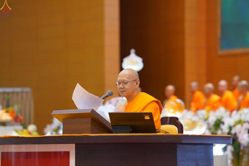 ภาพ No.311429:วันอาทิตย์ต้นเดือนที่ 1 มีนาคม พ.ศ.2569 พิธีตักบาตร และ พิธีบูชาข้าวพระ ณ สภาธรรมกายสากล วัดพระธรรมกาย