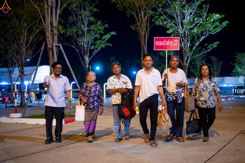 ภาพ No.323855:วันที่ 22 เมษายน พ.ศ.2569 (วันคุ้มครองโลก) งานถวายมหาสังฆทาน 40,000 กว่าวัดทั่วประเทศ บรรยากาศพระสังฆาธิการและสาธุชน  เดินทางเข้าวัดพระธรรมกาย และพักค้าง ตั้งแต่ ตอนเย็นวันที่ 21  ถึงเช้าวันที่ 22