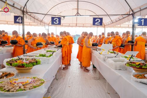 ภาพ No.297981:วันที่ 19 มกราคม พ.ศ. 2569 พิธีถวายภัตตาหารเป็นสังฆทาน แด่พระธรรมยาตรา ณ อนุสรณ์สถานบางปลา วัดบางปลา อำเภอบางเลน จังหวัดนครปฐม ในโครงการธรรมยาตรา กตัญญูบูชา มหาปูชนียาจารย์ พระมงคลเทพมุนี(สด จนฺทสโร) พระผู้ปราบมาร อนุสรณ์สถาน 7 แห่ง ปีที่ 14