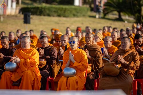 ภาพ No.281390:วันเสาร์ที่ 27 ธันวาคม พ.ศ.2568 พิธีตักบาตรพระ ๑,๐๐๐ รูป   เพื่อความเป็นสิริมงคลแก่ชีวิตและแผ่นดินไทย  มหากุศลครั้งยิ่งใหญ่แห่งปี ส่งท้ายปีเก่า ต้อนรับปีใหม่  ณ ถนนหน้าที่ว่าการอำเภอภูเรือ จังหวัดเลย