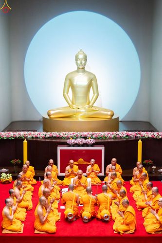 ภาพ No.350927:วันที่ 19 กันยายน พ.ศ.2569 พิธีบรรพชาอุปสมบท โครงการอุปสมบทหมู่บูชาธรรม ครบรอบ 109 ปี วันครูผู้ค้นพบวิชชาธรรมกาย ณ โบสถ์พระไตรปิฏก วัดพระธรรมกาย