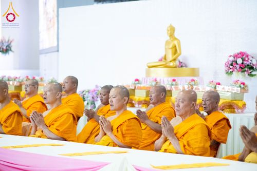 ภาพ No.287221:วันที่ 3 มกราคม พ.ศ.2569 พิธีถวายภัตตาหารเป็นสังฆทาน แด่พระธรรมยาตรา ณ วัดพระธรรมกาย  จังหวัดปทุมธานี ในโครงการธรรมยาตรา กตัญญูบูชา มหาปูชนียาจารย์ พระมงคลเทพมุนี(สด จนฺทสโร) พระผู้ปราบมาร อนุสรณ์สถาน 7 แห่ง ปีที่ 14