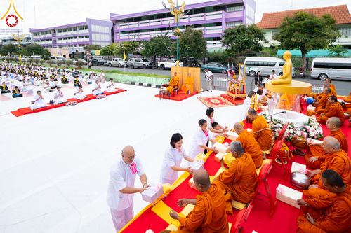 ภาพ No.341168:วันที่ 27 กรกฎาคม พ.ศ. 2569 พิธีตักบาตรพระ 1,000 รูป เมืองพัทลุง  ณ ถนนราเมศวร์ อ.เมือง จ.พัทลุง