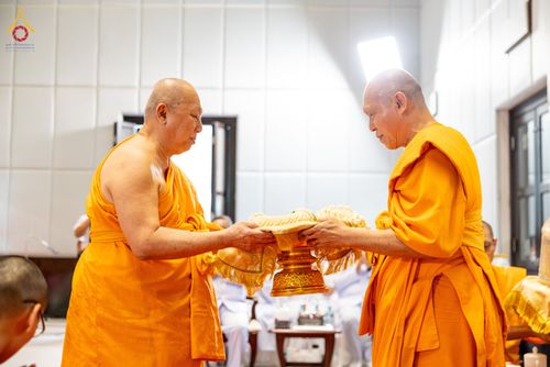 ภาพ No.332335:วันเสาร์ที่ 6 มิถุนายน พ.ศ.2569 พิธีต้อนรับสัญญาบัตร พัดยศ พระราชภาวนาวชิรวิเทศ วิ. ณ อุโบสถพระไตรปิฏก วัดพระธรรมกาย