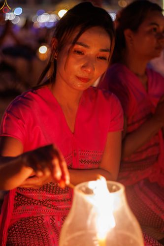 ภาพ No.308002:วันที่ 31 มกราคม พ.ศ. 2569 พิธีจุดประทีปธรรมถวายเป็นพุทธบูชา  และบูชาธรรมมหาปูชนียาจารย์ (ภาพชุดที่ 3) ณ วัดพระธรรมกาย ปทุมธานี ในโครงการธรรมยาตรา กตัญญูบูชา มหาปูชนียาจารย์ พระมงคลเทพมุนี(สด จนฺทสโร) พระผู้ปราบมาร อนุสรณ์สถาน 7 แห่ง ปีที่ 14