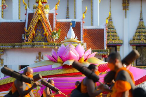 ภาพ No.72381:พิธีต้อนรับพระธรรมยาตรา ในโครงการธรรมยาตรากตัญญูบูชา มหาปูชนียาจารย์ พระมงคลเทพมุนี(สด จนฺทสโร) พระผู้ปราบมาร อนุสรณ์สถาน 7 แห่ง ปีที่ 11 วันที่ 18 มกราคม พ.ศ. 2566 ณ อนุสรณ์สถานลำดับที่ 4 สถานที่เกิดด้วยกายธรรม วัดโบสถ์ (บน) บางคูเวียง อ.บางกรวย จ.นนทบุ