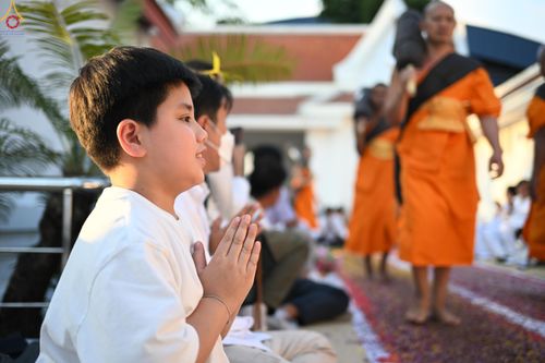 ภาพ No.295269:วันที่ 16 มกราคม พ.ศ. 2569 พิธีต้อนรับพระธรรมยาตรา อนุสรณ์สถานลำดับที่ 4 (ภาพชุดที่ 2) สถานที่เกิดด้วยกายธรรม ณ วัดโบสถ์บน ต.บางคูเวียง จ.นนทบุรี ในโครงการธรรมยาตรา กตัญญูบูชา มหาปูชนียาจารย์ พระมงคลเทพมุนี(สด จนฺทสโร) พระผู้ปราบมาร อนุสรณ์สถาน 7 แห่ง ปี