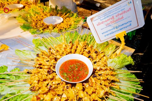 ภาพ No.294866:วันที่ 15 มกราคม พ.ศ. 2569 พิธีถวายภัตตาหารเป็นสังฆทาน แด่พระธรรมยาตรา ณ วัดโบสถ์บน ต.บางคูเวียง จ.นนทบุรี อนุสรณ์สถานลำดับที่ 4 สถานที่เกิดด้วยกายธรรม ในโครงการธรรมยาตรา กตัญญูบูชา มหาปูชนียาจารย์ พระมงคลเทพมุนี(สด จนฺทสโร) พระผู้ปราบมาร อนุสรณ์สถาน 7 แ