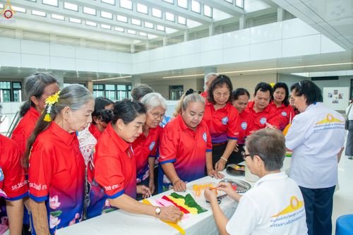 ภาพ No.321143:วันที่ 10 เมษายน พ.ศ.2569 โครงการส่งเสริมและสนับสนุนการเรียนรู้สำหรับผู้สูงอายุ ประจำปีงบประมาณ พ.ศ.2569 จัดโดย ฝ่ายสังคมสงเคราะห์ กองสวัสดิการสังคม องค์การบริหารตำบลคลองสาม จ.ปทุมธานี ณ วัดพระธรรมกาย